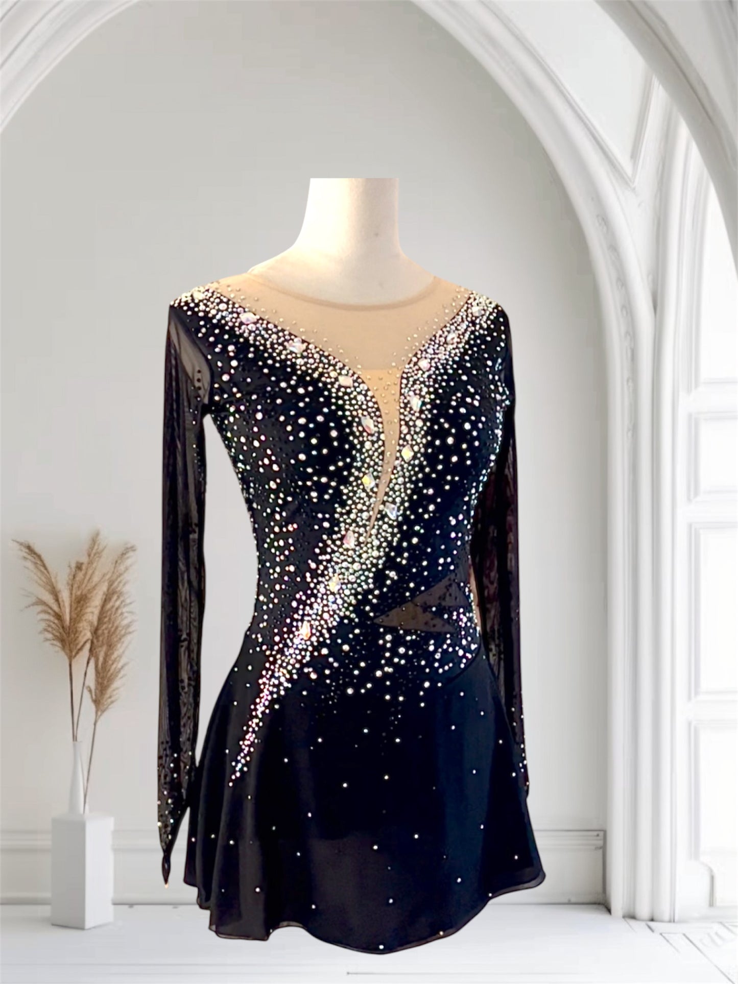Adult Medium Black freestyle dress