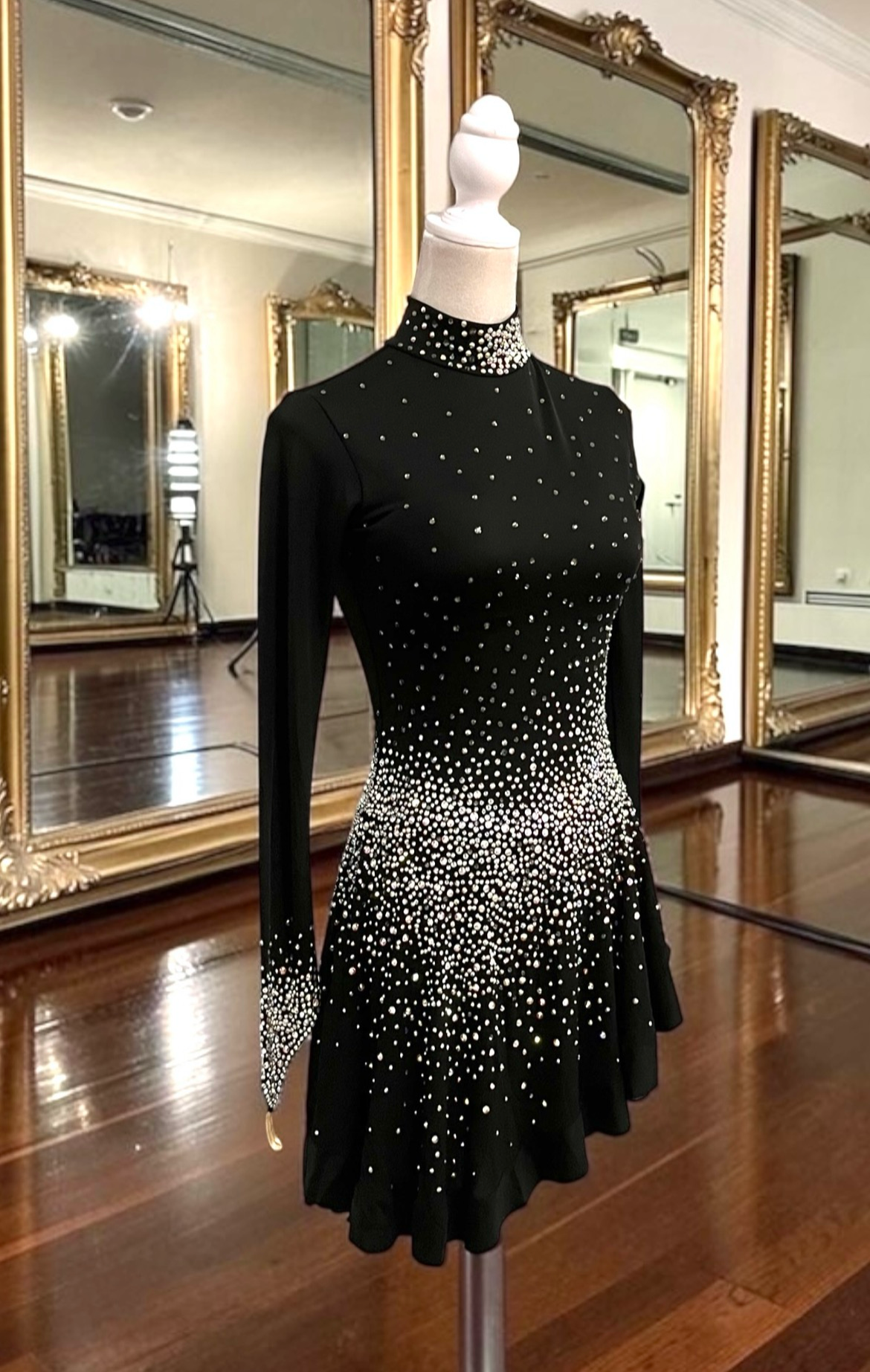 Adult Small Black freestyle dress